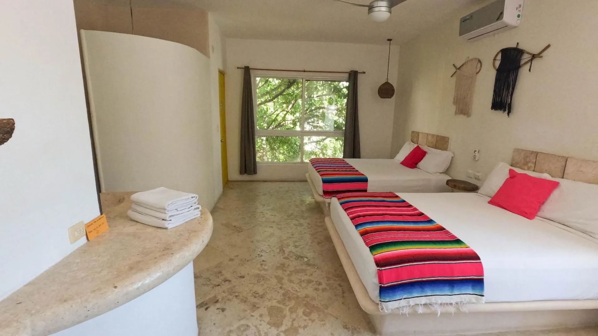Rustik-Inn Rooms Playa del Carmen 2*,  Mexico