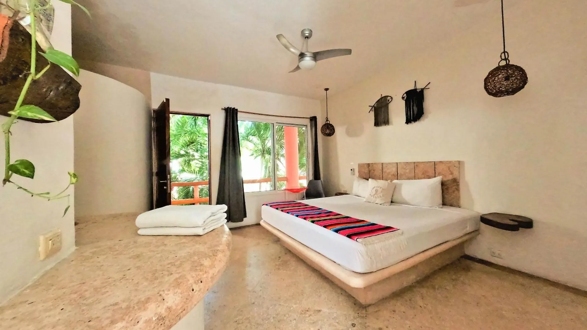 Rustik-Inn Rooms Playa del Carmen 2*,